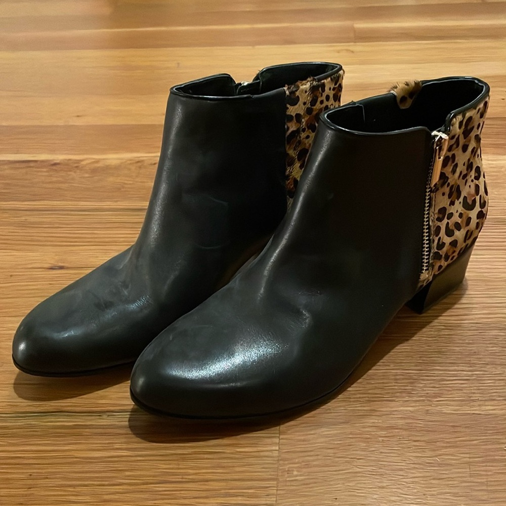 EUC Naturalizer Ankle Black Leather Bootie Cheetah Size 8 Wide